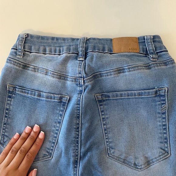 AEROPOSTALE LIGHT WASH SKINNY JEANS (SIZE 6) - Picture 5 of 6